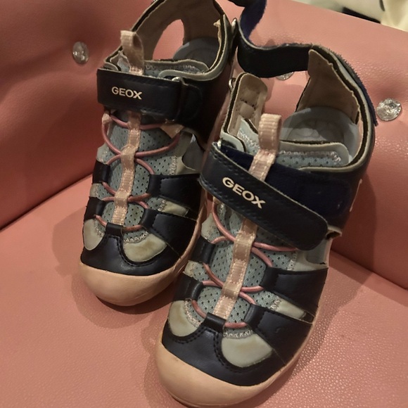 Geox leather breathable closed toe sandal - Picture 2 of 2